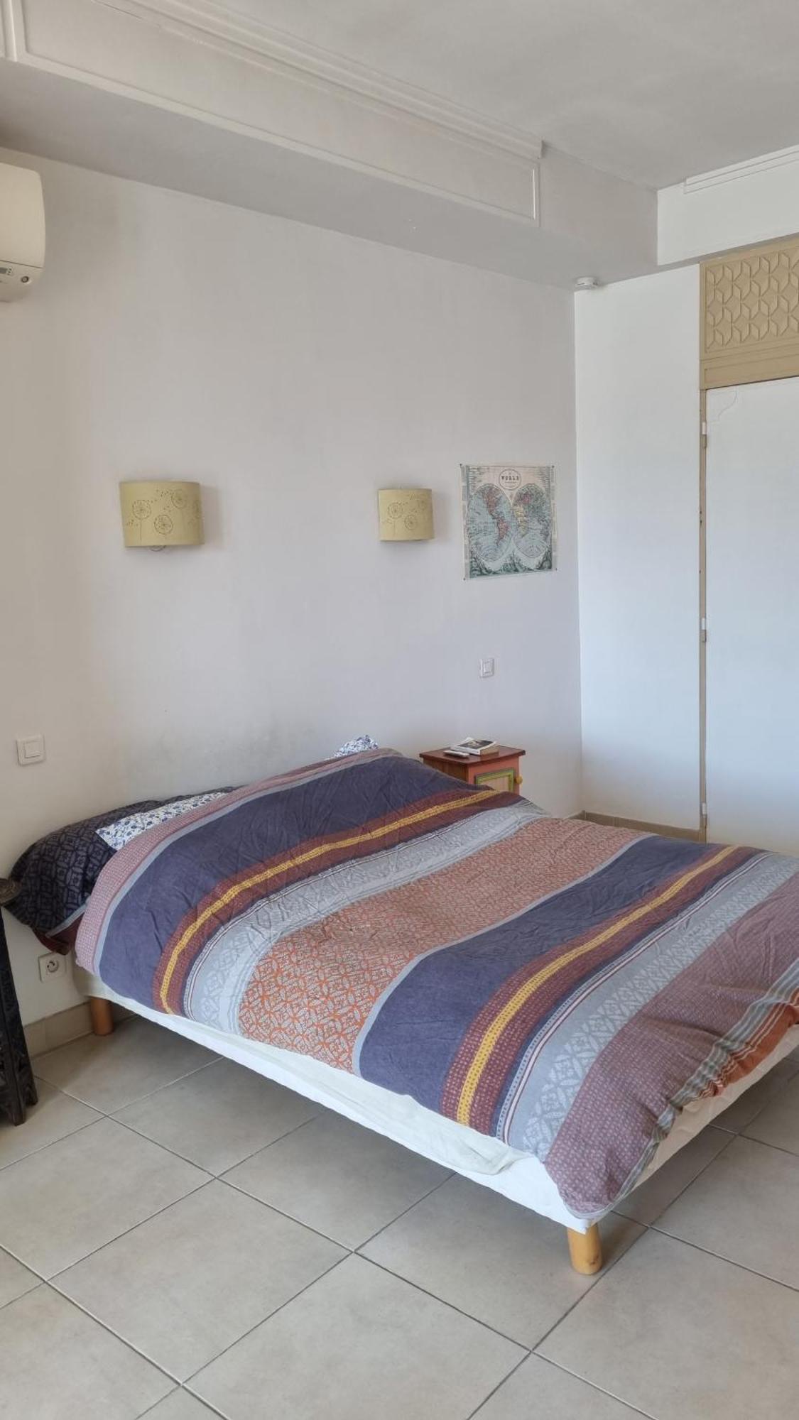 Grand T2 Surplombant Le Vieux Port Marsella